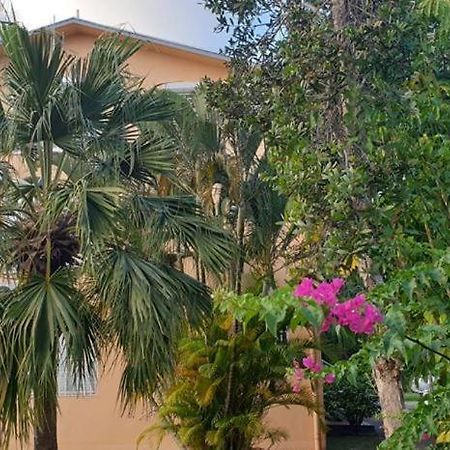 Appartamento Ti Kaz A Rhum Sainte-Anne  Esterno foto